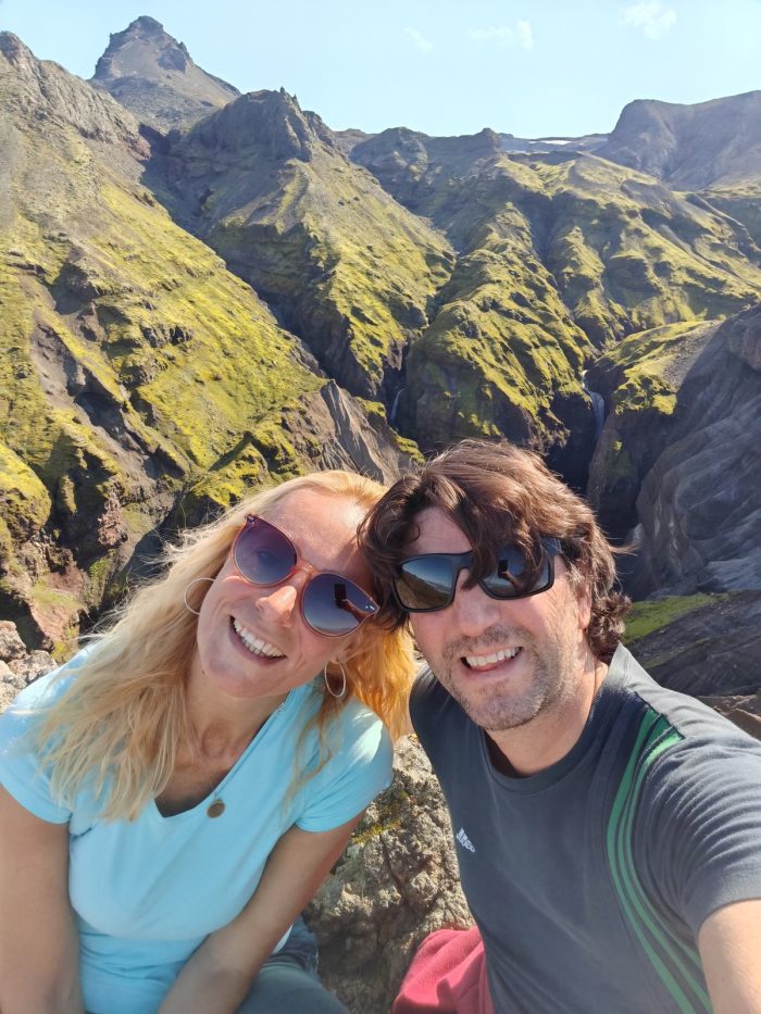 Selfie con il canyon dietro